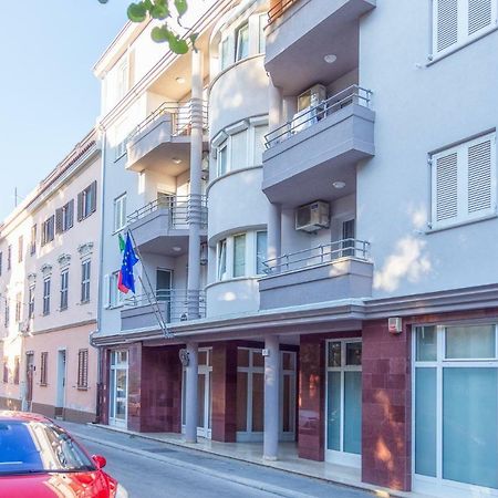 Apartment Monte Zaro Pula Buitenkant foto
