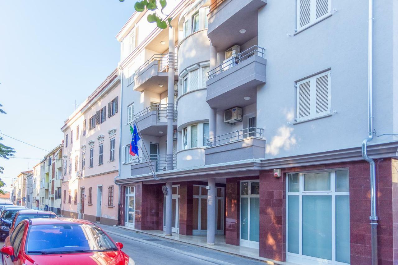 Apartment Monte Zaro Pula Buitenkant foto